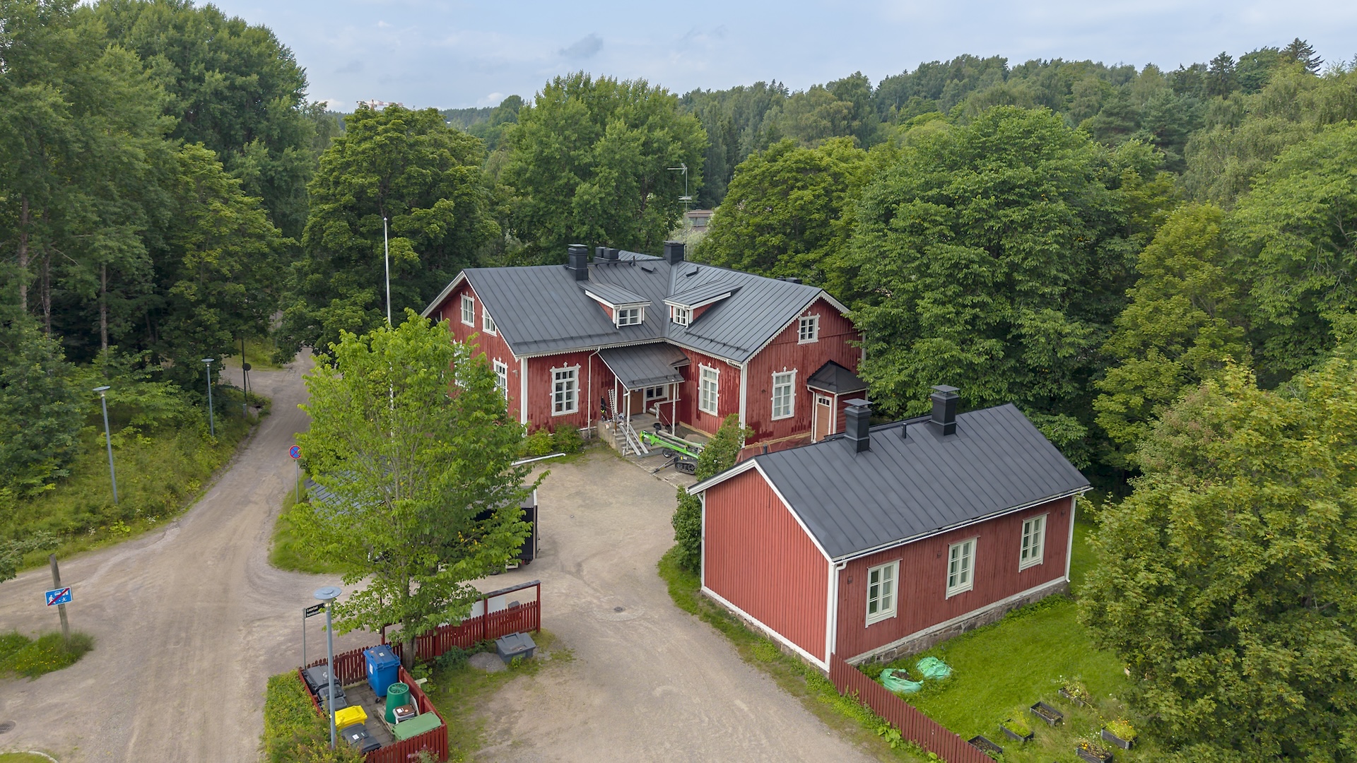 Lagstadin koulumuseo – julkisivujen maalaus ja maakellarin kunnostus